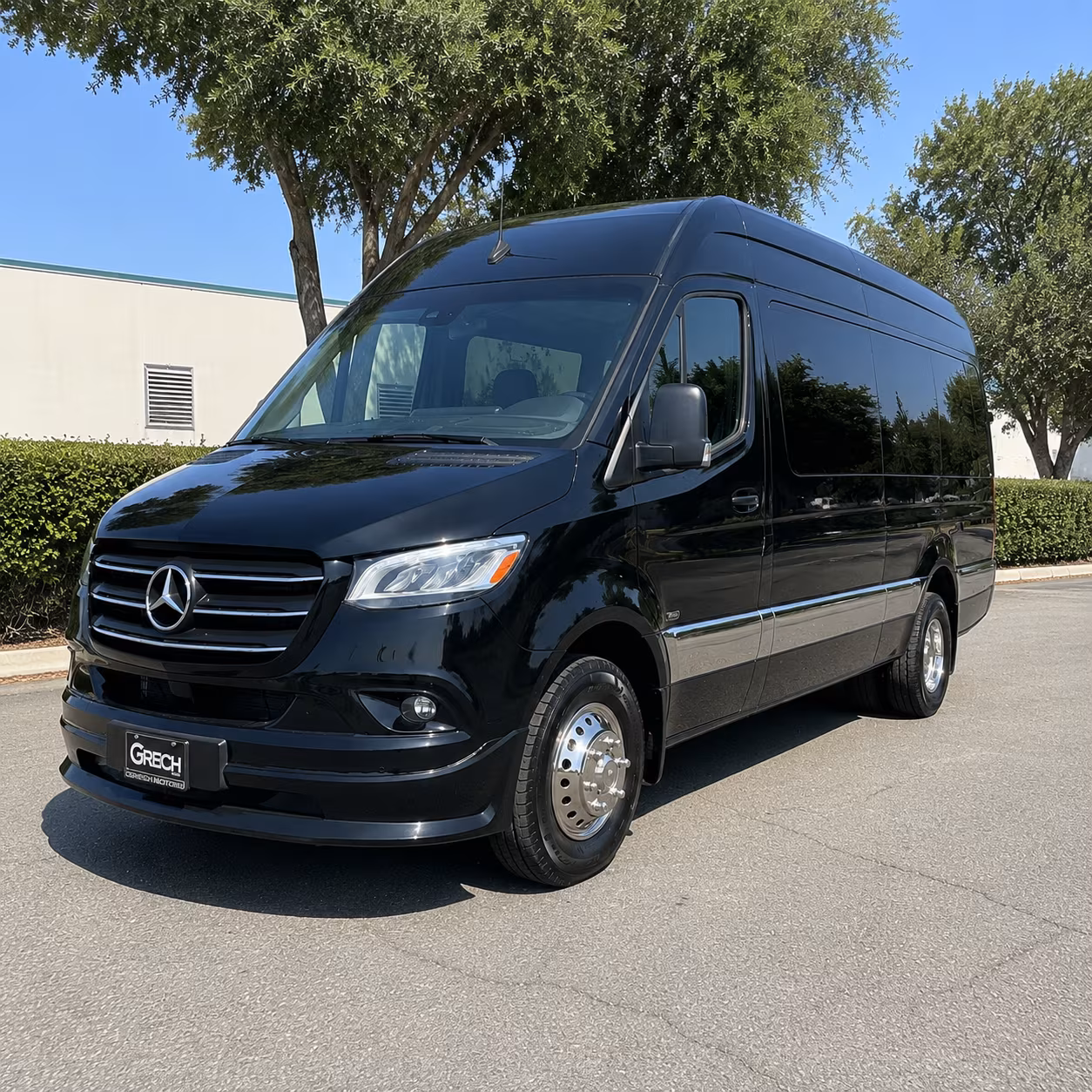find the perfect transportation for your next airport transfer 1
