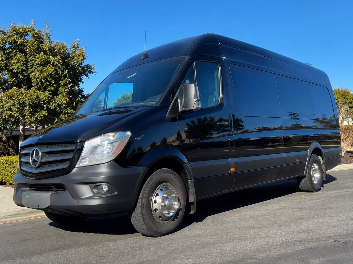 find the perfect transportation for your next airport transfer 2